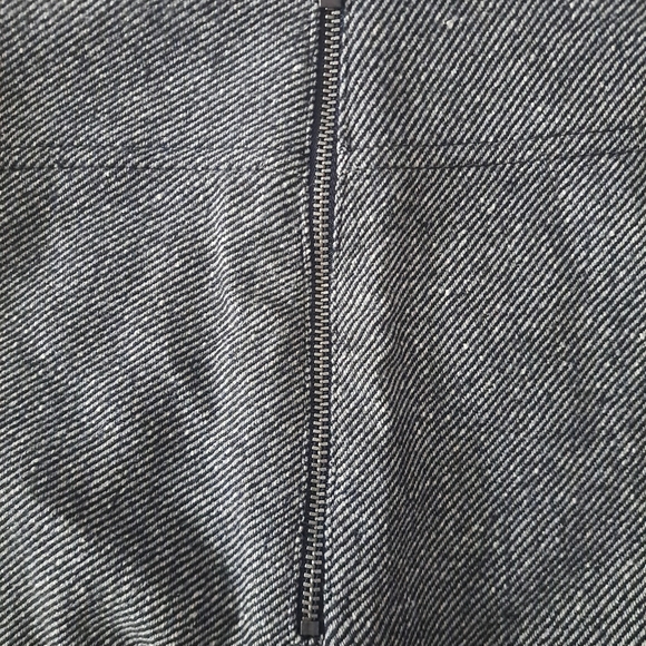 Banana Republic Sculpted Stretch Wool Pencil Skirt - Picture 4 of 6